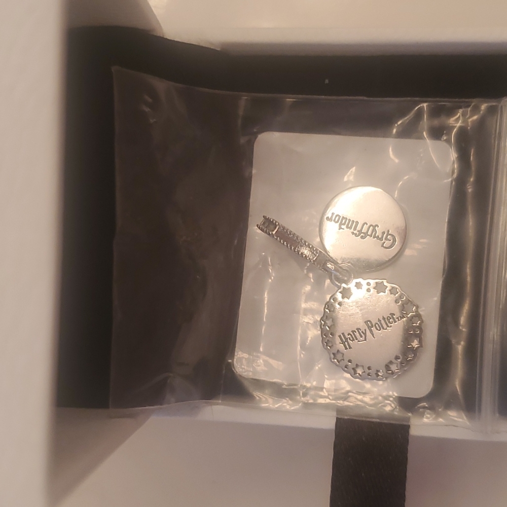 Pandora 925  Harry Potter collection gorgeous bagged boxed  one left five stars
